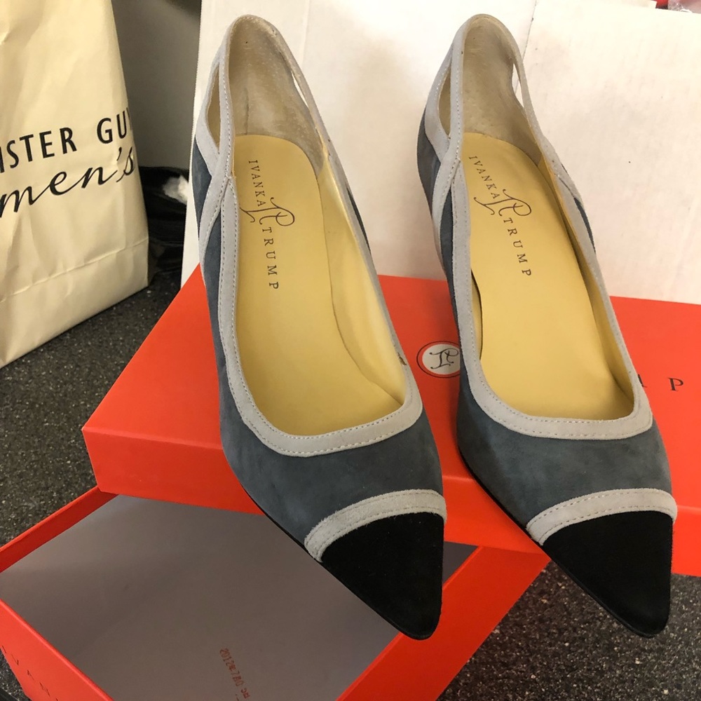 Suede Pumps